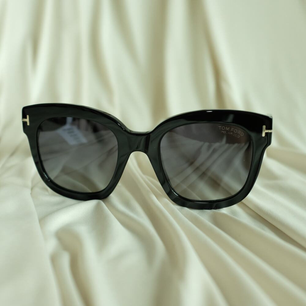 Tom Ford Beatrix 2 Sunglasses - Shiny Black, Polarized